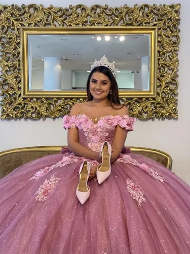 Vista 4 de Youjiayi Vestidos de quinceañera florales 3D con lazo fuera del hombro con cuentas dulces 16 vestidos de encaje hinchado apliques vestido de bola