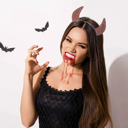 Vista 6 de LUX ACCESSORIES Diadema de disfraz de orejas de cuerno de diablo con diamantes de imitación para niñas de Halloween