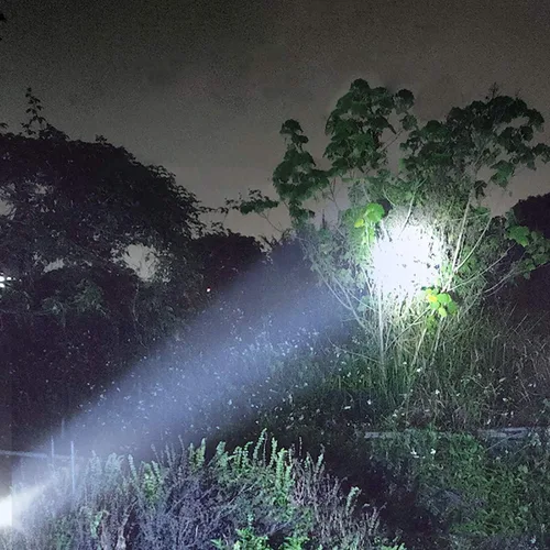 Vista 6 de Linterna LED solar / recargable multifunción de 1000 lúmenes, con luz estroboscópica de emergencia y batería de 1200 Mah, fuente de alimentación