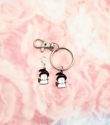 Vista 10 de Happy Ghost Witch Zipper Pull or Keychain Keyring in Black & White Enamel with Black Base