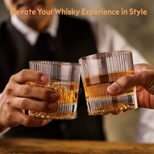 Vista 4 de Lily's Home Juego de Vasos de Whisky de 2 - Vasos Old Fashioned de 10oz para Bourbon y Escocés Cristalería Premium con Base Pesada Regalo