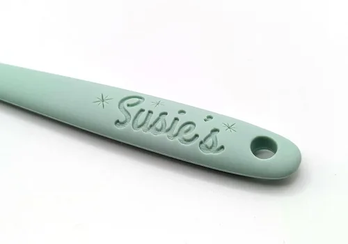 Vista 4 de Espátula de silicona personalizable – Herramienta de cocina personalizada para cocineros únicos – Resistente al calor, antiadherente y ergonómica