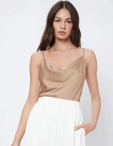 Vista 5 de Ekouaer Womens Cowl Neck Tank Tops Satin Camisole Basic Silky Loose Shirt Blouse