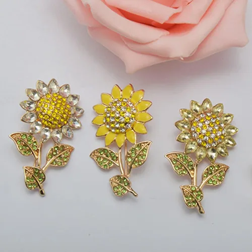 Vista 6 de Generic Women Sun Flower Lapel Pin Sunflower Shape Brooch Crystal Elegant Plant Flower Rhinestone Brooch for Ladies Girls Backpack Clothes Hat Bag