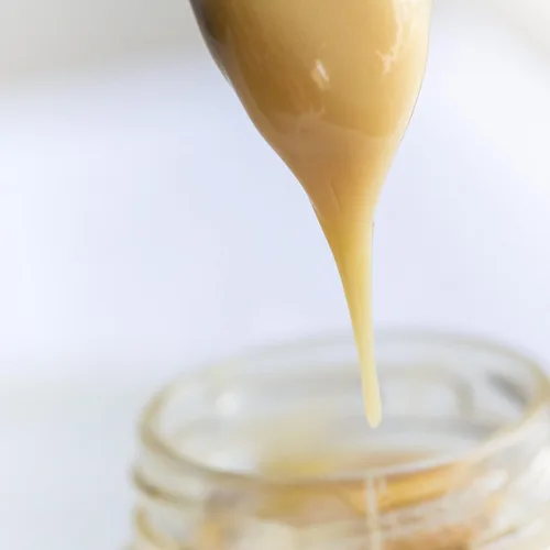 Vista 6 de Miel de flores silvestres cruda y sin filtrar de cisne, cremosa, sedosa, gourmet, incluye cera de abejas, polen, enzimas, tarro de vidrio de 16