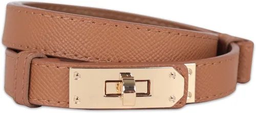Vista 375 de Cinturón de cuero clásico con hebilla de metal para mujer con vestido de jeans
