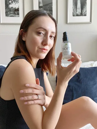 Vista 5 de Clearly SOFT - Aceite suave para rostro y cuerpo para pieles sensibles, hidrata, suaviza la piel seca, ingredientes naturales y orgánicos para una