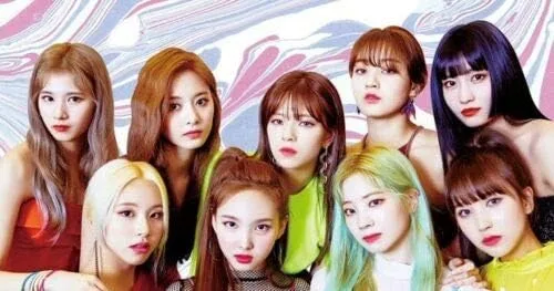 Vista 5 de Twice Fancy You 7 Mini Álbum A Ver CDPhotoBook1p Fancy Lenticular5p PhotoCard1p Fancy StickerPre-OrderTracking K-POP Sealed