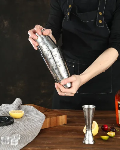 Vista 5 de Juego de agitador Boston Shaker de acero inoxidable con patrón grabado, coctelera pesada con imágenes de cócteles