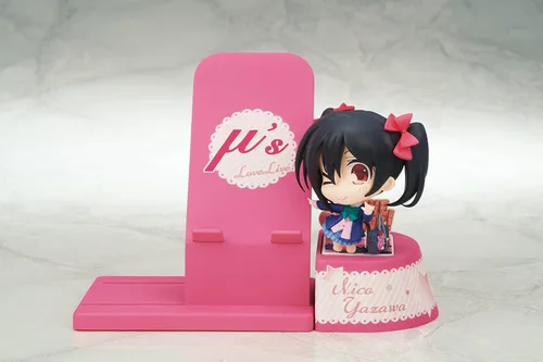 Vista 2 de Broccoli Love Live: Figura de Niko Yazawa con soporte para teléfono inteligente