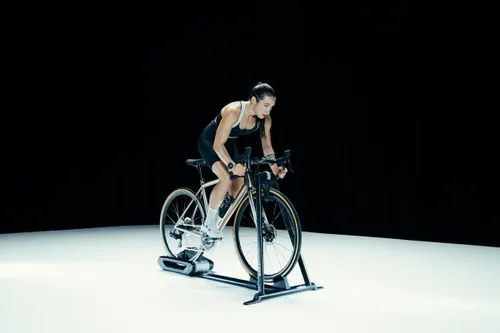 Vista 7 de Wahoo Kickr Rollr - Entrenador