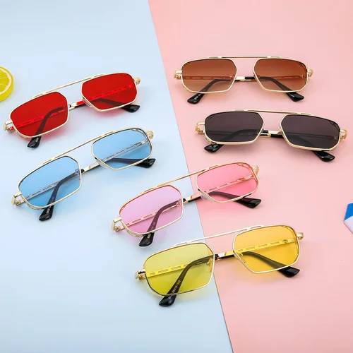 Vista 7 de FEISEDY Gafas de sol para mujer y hombre, Steampunk, marco de metal rectangular pequeño, lentes de sol tintados retro B2930