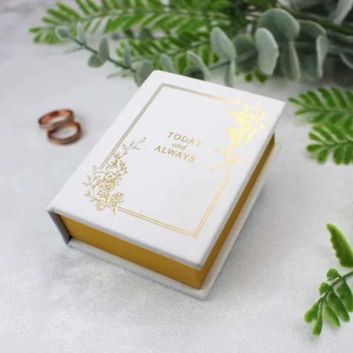 Vista 6 de Lillian Rose Caja de libros para anillos de boda, tamaño único, color blanco