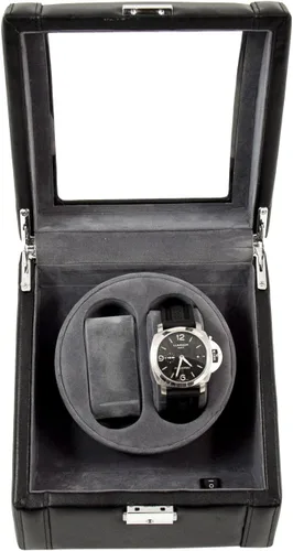 Vista 2 de Bey-Berk BB585BLK Bobinadora de cuero negro con parte superior de vidrio y cierre de bloqueo. Incluye 2 almohadas de reloj para tamaños de muñeca