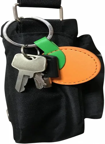 Vista 6 de MEILIZURL Llavero de cuero hecho a mano, accesorios de llavero lindos adornos de bolso para hombres, mujeres, amigos, regalo de cumpleaños