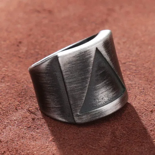 Vista 2 de Anillo retro simple vikingo Valknut triangular, nórdico, de acero inoxidable, para hombre, anillo vikingo, joyería de moda, negro, 10