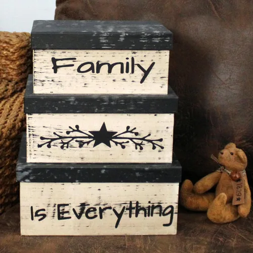 Vista 5 de CVHOMEDECO. Cajas anidadas rectangulares vintage primitivas de cartón “La familia lo es todo”, grandes 12 x 9 x 14 cm. Juego de 3.