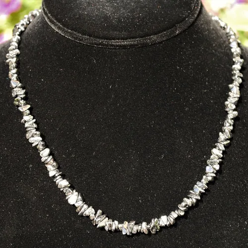 Vista 2 de Zenergy Gems Collares de selenita con piedras preciosas naturales cargadas + cargador de corazón hinchado de selenita incluido, no conocido