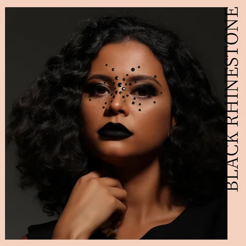 Vista 3 de Teenitor Gemas Rojas y Negras para la Cara Diamantes de Imitación Negros para la Cara Maquillaje Festival Joyas para la Cara Rojas Gemas Adhesivas