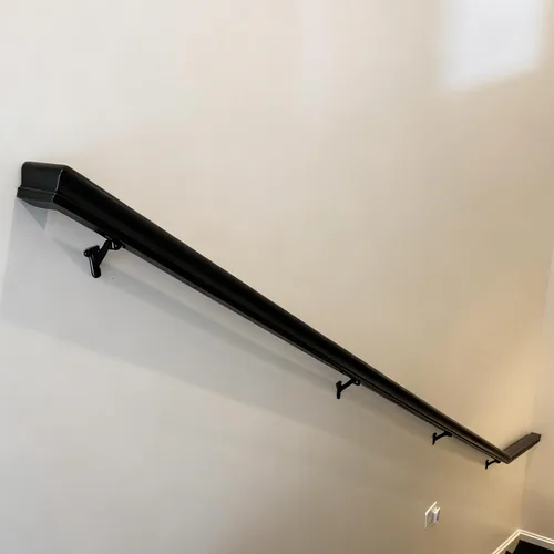 Vista 4 de Soportes metálicos para pasamanos de escalera con placa de montaje y tornillos, color negro satinado, juego de 5