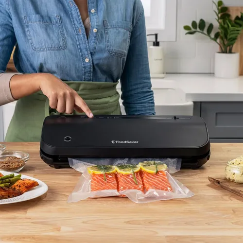 Vista 5 de FoodSaver Kit de inicio del sistema de sellado al vacío Preserve con bolsas y rollos