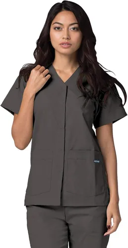 Vista 2 de Adar Universal - Conjunto de ropa quirúrgica para mujer, parte superior con cierre frontal y pantalones quirúrgicos con múltiples bolsillos