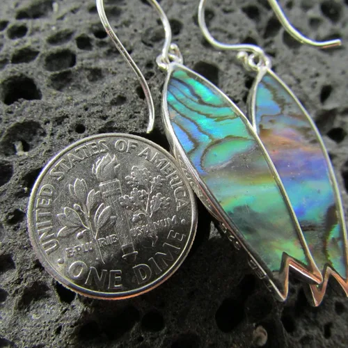 Vista 7 de Surfboard Manta Ray Earrings. Abalone Paua Shell. Sterling Silver.