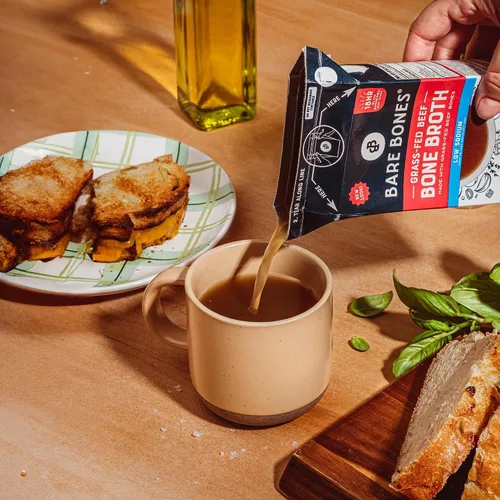 Vista 7 de Bare Bones Caldo de hueso de res alimentado con pasto y bajo en sodio Para verter con proteína y colágeno criados en pasto para cocinar y beber