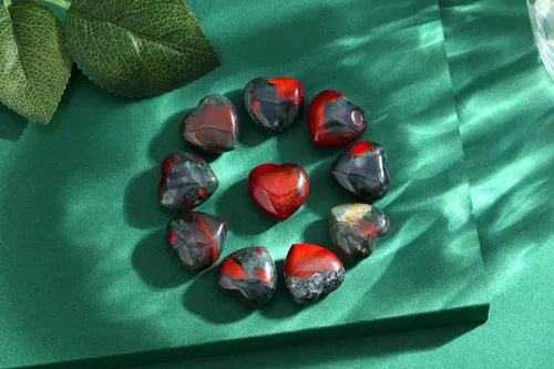 Vista 3 de QINJIEJIE 10 piezas de cristales de corazón gruesos, cristales y piedras curativas, regalos a granel de cristales para mujeres, Piedra