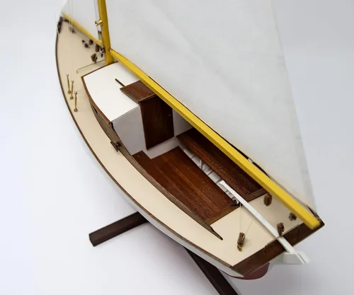 Vista 6 de Midwest 997 - Barco de madera John Alden Sloop 1:16 - Barco de vela de 14.4 pulgadas de largo para ensamblar - Kit de modelo de madera para adultos