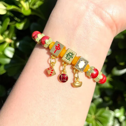 Vista 5 de Pulsera de cinabrio natural con cobre chapado en oro Mahjong Design Charm Lucky Bead Tamaño 0.315 in