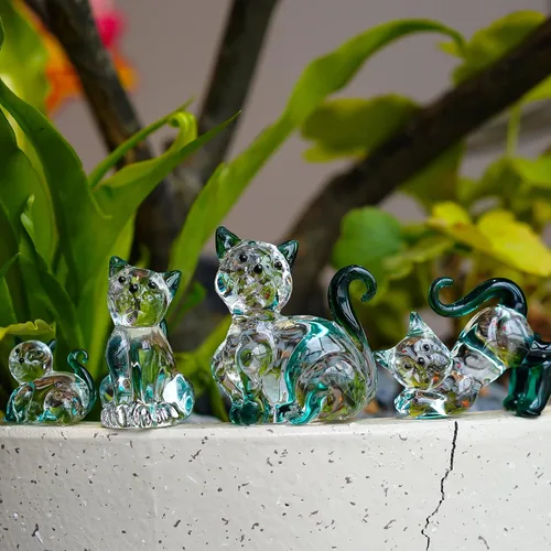 Vista 4 de HDCRYSTALGIFTS Figuras de Gatos de Cristal Soplado de 2 pulgadas Coleccionables Paquete de 4 Estatua de Animal Gatito de Cristal Verde Esmeralda