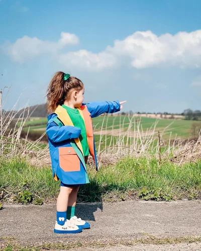 Vista 6 de HAPPY NOCNOC - Zapatos para niños y niñas, tenis de lona con doble gancho y bucles con suela de color caramelo