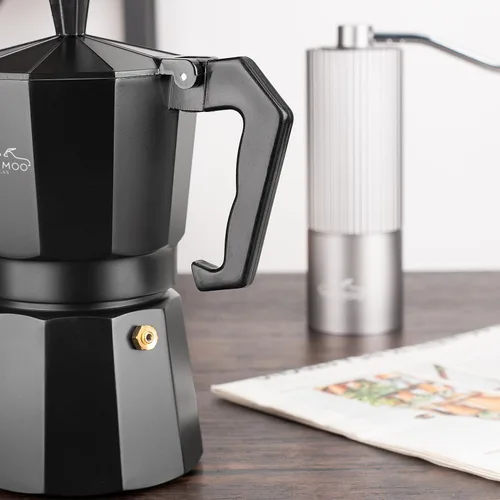 Vista 4 de MERMOO YILAN Moka Pot - Cafetera clásica para estufa, 6 tazas de café expreso de 10.1 fl oz, cafetera de estilo italiano negro Negro-10.1 fl oz