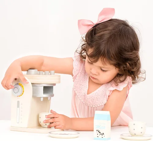 Vista 4 de New Classic Toys 10705 Cafetera, Multicolor (Blanco), 3 años a 9 años