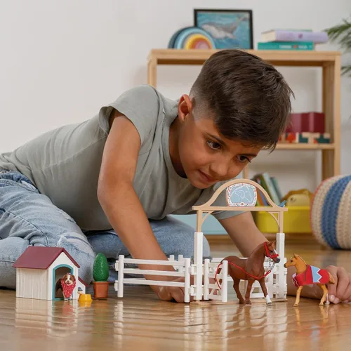 Vista 2 de Schleich Horse Club, juguetes de caballo para niñas y niños, juego de caballos invitados de Hannah con juguetes Ruby The Dog y Caballo, 20 piezas, a