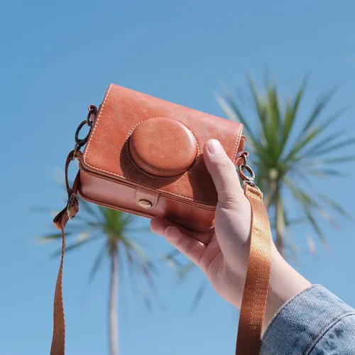 Vista 7 de Rieibi Mini EVO - Funda protectora de piel sintética retro para cámara instantánea Fujifilm Instax Mini EVO - Funda extraíble con correa ajustable