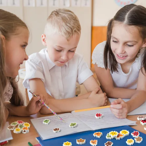 Vista 4 de Yopyame 60 piezas de miniborradores de hojas de otoño para niños, surtidos a granel, novedad, hoja de arce, borrador de lápiz, lindos borradores