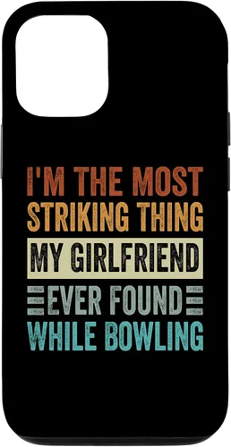 Vista 26 de I'm The Most Striking Thing My Girlfriend Ever Found Case for iPhone 16