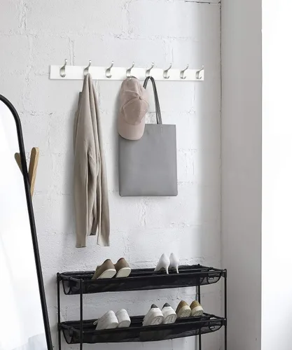 Vista 5 de Amazon Basics Perchero moderno montado en la pared con ganchos de almacenamiento versátiles, rectangular, 8 ganchos, color blanco Rectangular