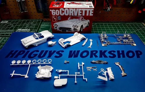 Vista 5 de AMT 1960 Chevrolet Corvette Kit de modelo a escala 1:25