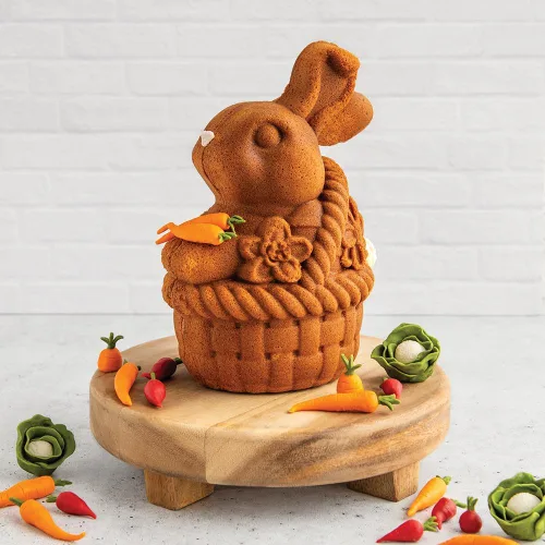 Vista 2 de Nordic Ware Bunny in Basket - Molde para tartas 3D, 10 tazas, caramelo