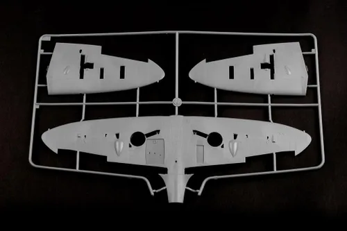Vista 7 de Hobby Boss Spitfire Mk.Vb/Trop Kit de construcción de modelos de avión