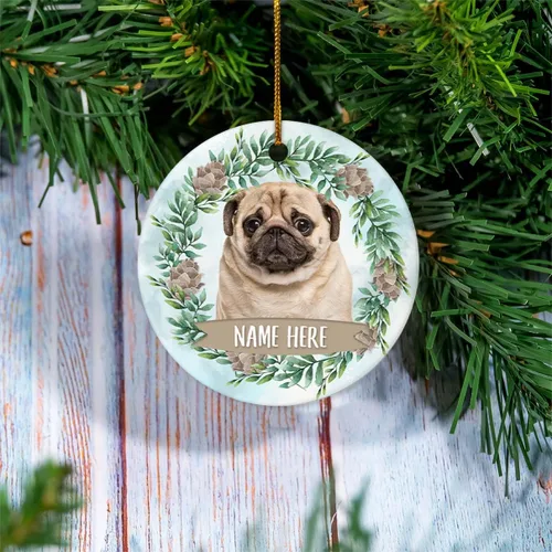 Vista 2 de Personalized Pug Fawn Sitting Christmas Ornament - Custom Name Circle Ceramic Keepsake Gift for Dog Lovers