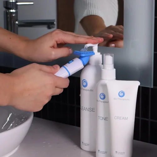 Vista 6 de Bio-Therapeutic Cleanse - Limpiador de gel espumoso suave que elimina los desechos difíciles sin pelar, ideal para todo