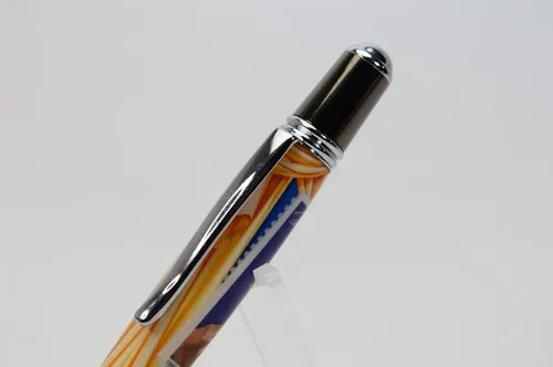 Vista 6 de Marilyn Elegant Gunmetal and Chrome Twist Pen