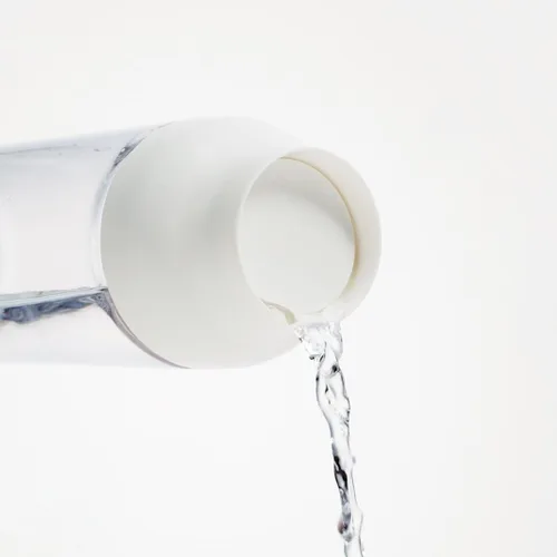 Vista 2 de Kinto 22971 - Jarra de agua con cápsula, jarra y botella de agua fría, 33.8 onzas líquidas (1 litro), color blanco
