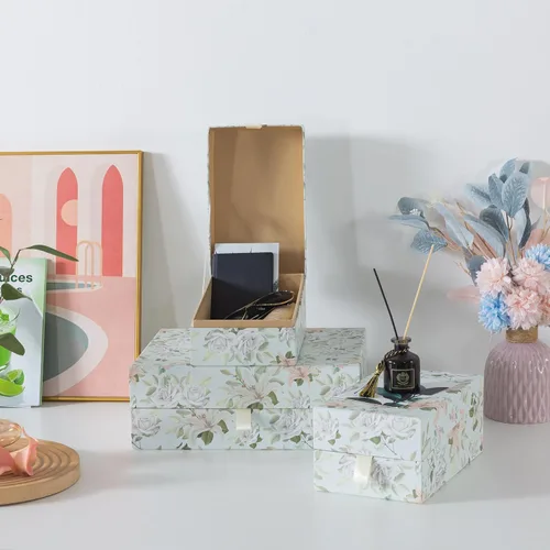 Vista 7 de Soul & Lane Cajas decorativas florales pastel con tapas con bisagras y tirador de cinta apagada, pétalos pastel, juego de 3