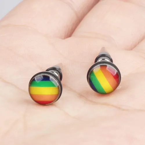 Vista 2 de Pendientes de tuerca de acero inoxidable 316L con orgullo gay lesbiano arco iris, triángulo redondo LGBT, aretes de tuerca de arco iris a la moda