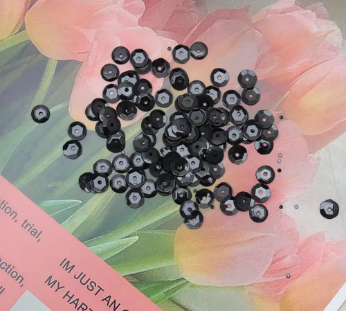 Vista 3 de SOWAKA Lentejuelas sueltas de 1.76 oz (0.236 in), pequeñas lentejuelas vintage para coser, proyectos de manualidades, bordado, suministros Negro